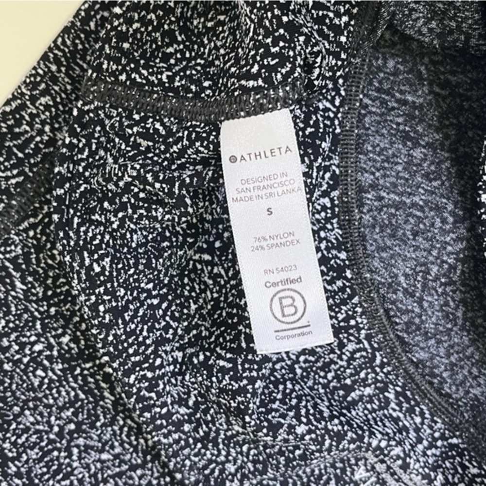 Athleta Ultimate Stash Textured 7/8 Tight Static Black White Small‎ - Picture 6 of 7